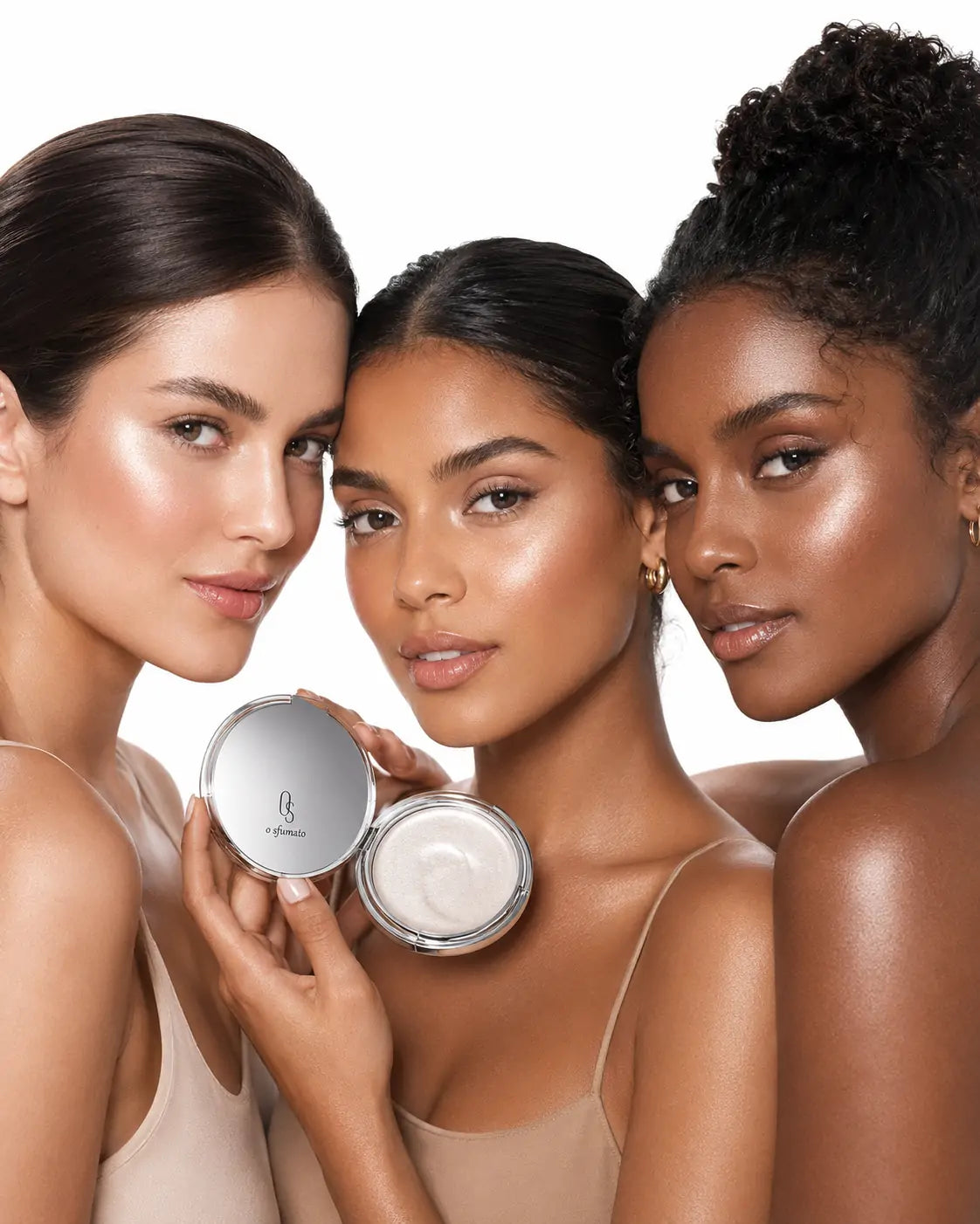 Mulheres brasileiras com três tons de pele usando iluminador O Sfumato™ Pérola