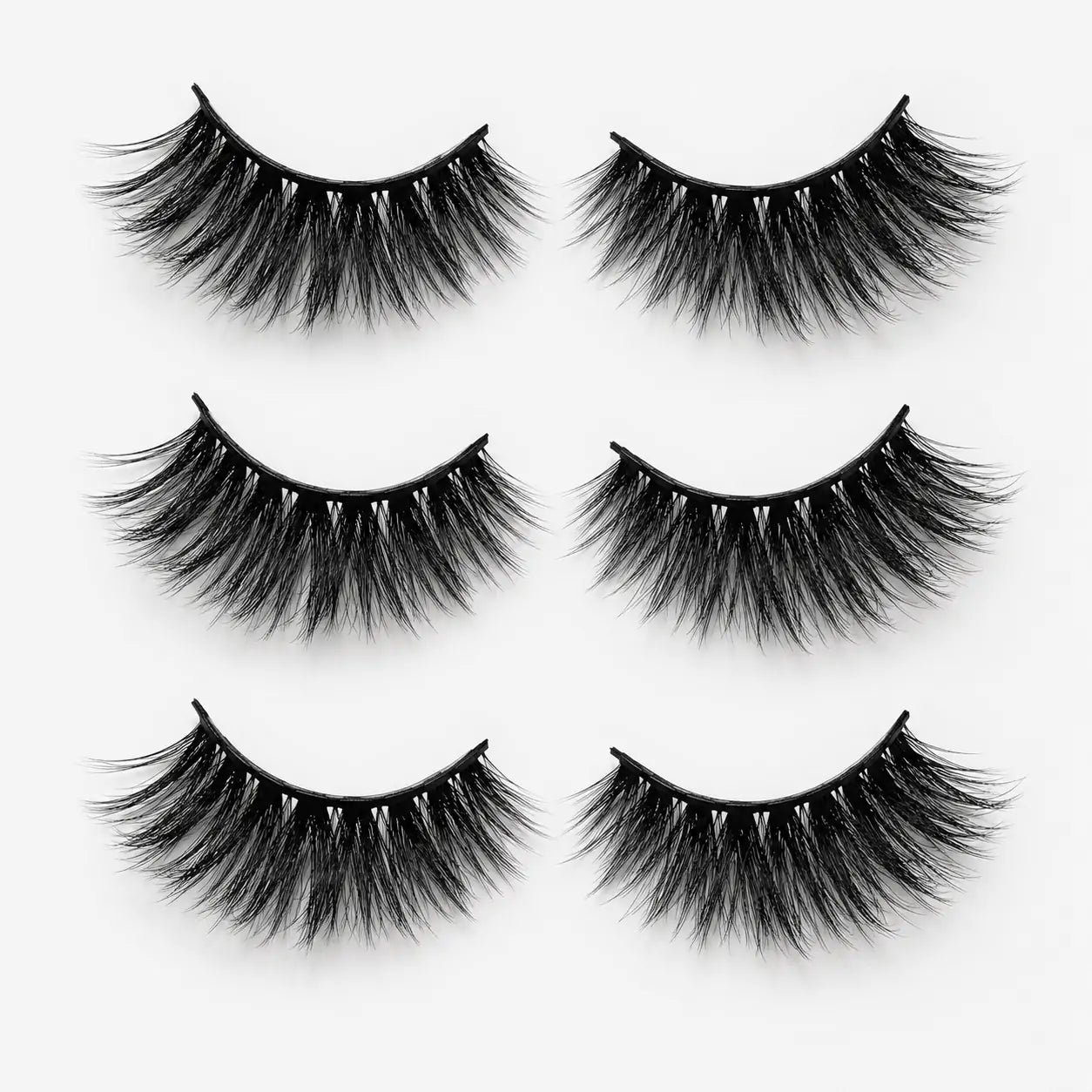 Cílios postiços volumosos O Sfumato com efeito glamouroso