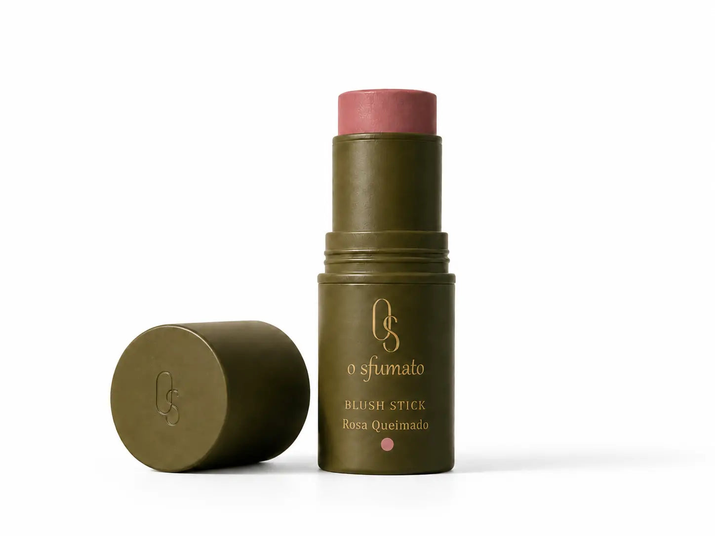 O Sfumato™ Blush Stick Rosa Queimado em embalagem verde oliva com tampa ao lado sobre fundo branco
