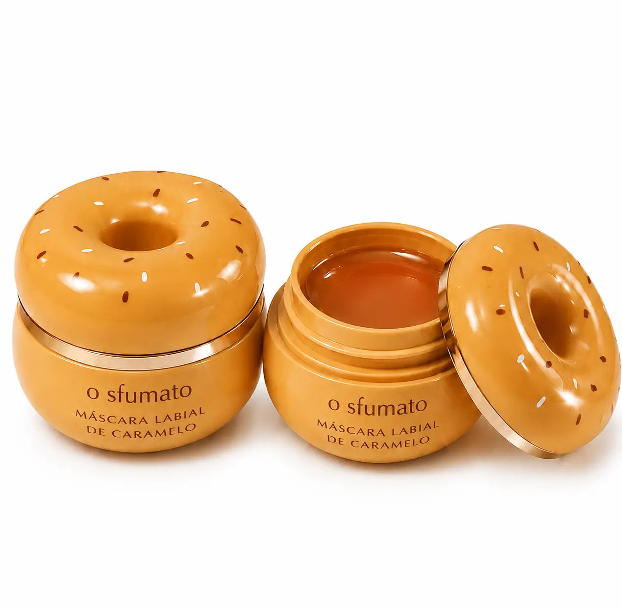 Bálsamo labial O Sfumato™ Caramel Pudding em embalagem de rosquinha caramelo, aberto e fechado sobre fundo branco.
