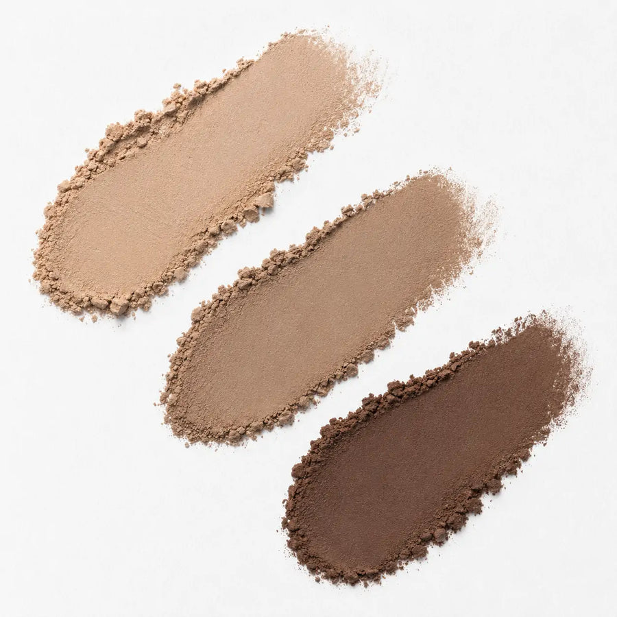 Paleta de contorno trio natural O Sfumato com embalagem prateada em fundo branco