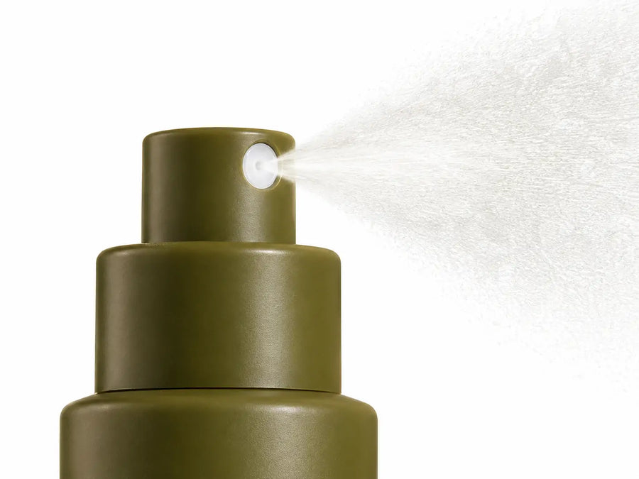 O Sfumato™ Protetor Solar Spray FPS 50 Verde Buriti Amazônico em embalagem verde de 80 ml