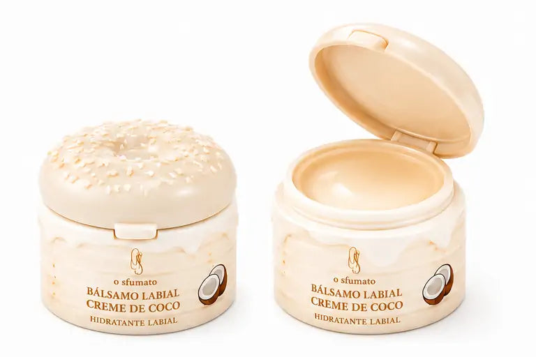 Perfume Sólido Creme de Coco O Sfumato™ em embalagem creme estilo sobremesa, versão fechada e aberta sobre fundo branco.